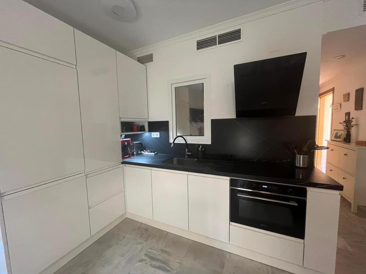 Piso En Zona Tranquila De - Torrequebrada Golf *