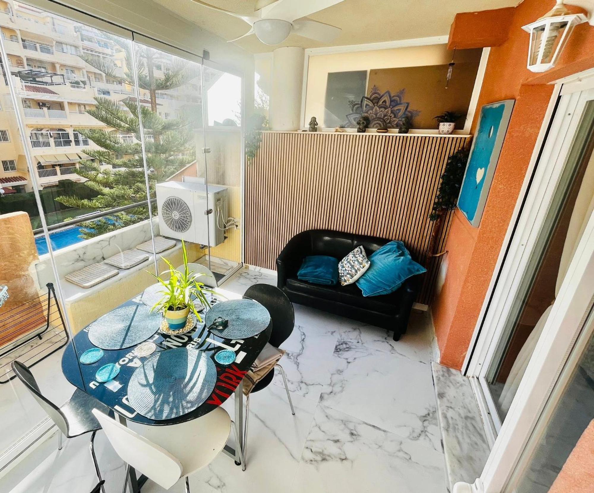 Piso En Zona Tranquila De - Torrequebrada Golf Apartment *